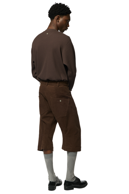 KNEE DARTED FLARE SHORTS / MICRO CORDUROY DARK BROWN