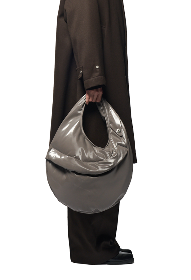 FOAMED LIDIA BAG / GREY GLOSSY ENAMEL