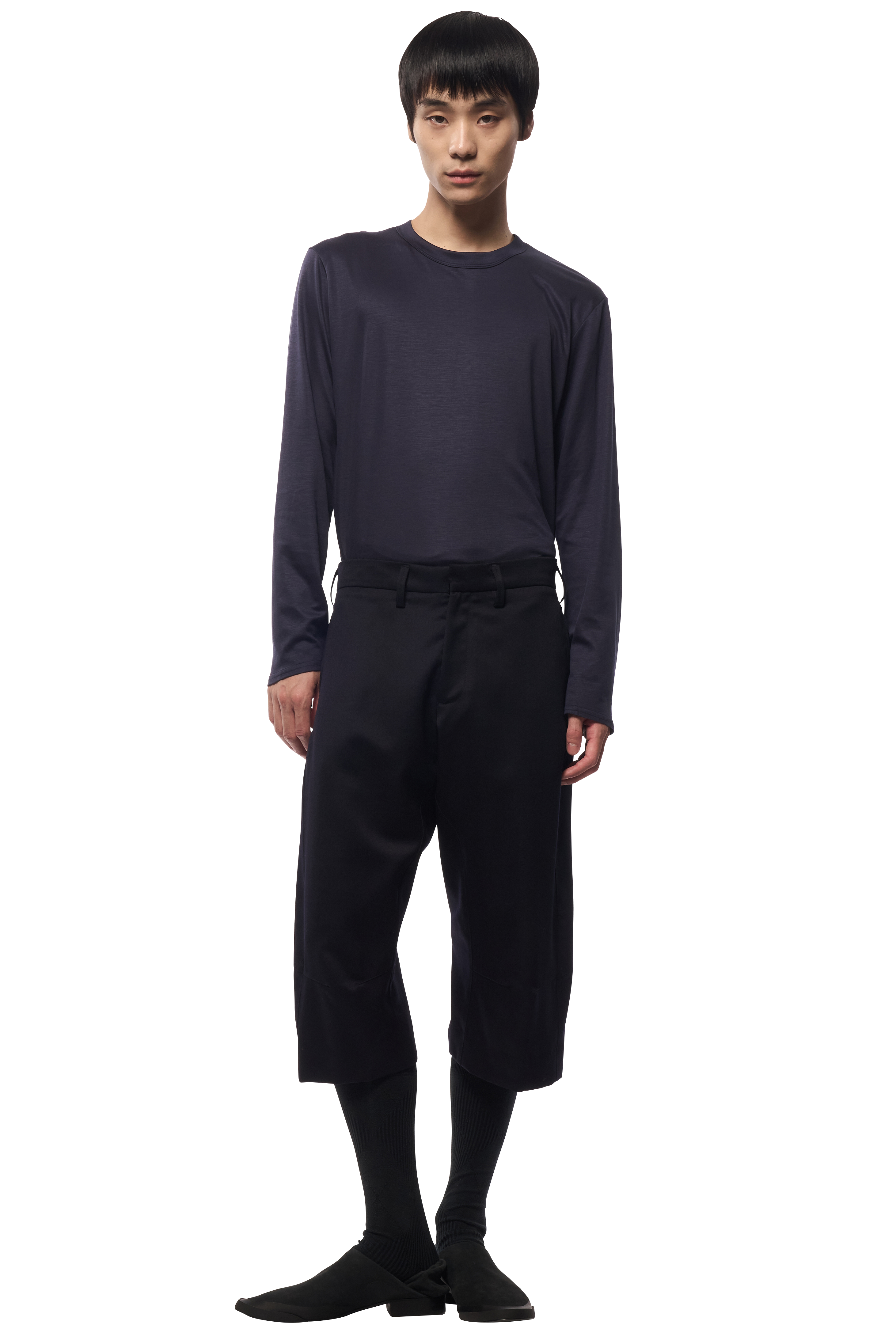 KNEE DARTED FLARE SHORTS / TUXEDO CLOTH