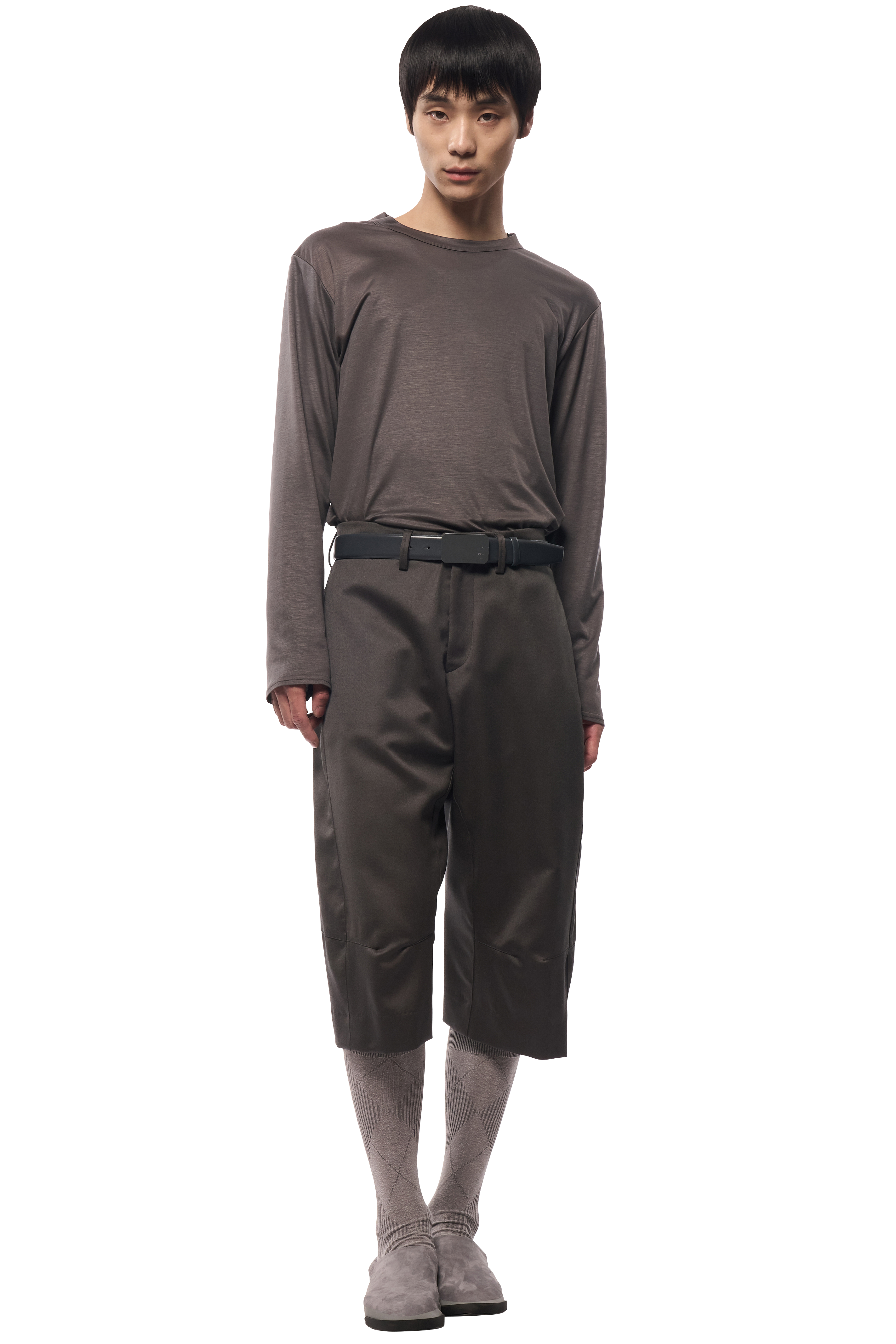 KNEE DARTED FLARE SHORTS / TUXEDO CLOTH
