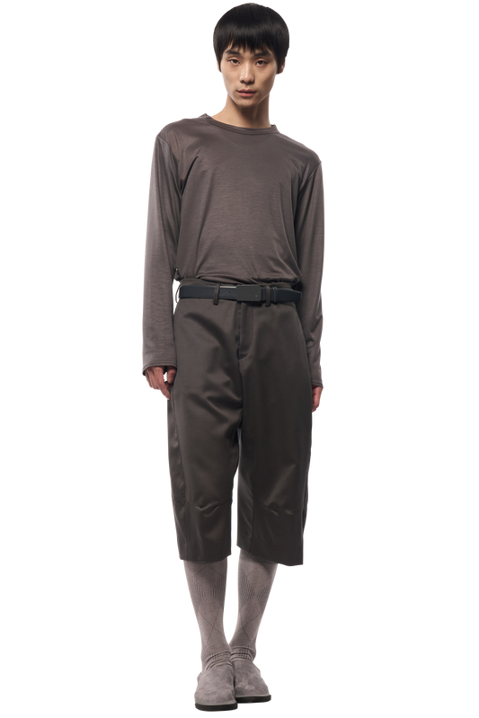 KNEE DARTED FLARE SHORTS / TUXEDO CLOTH